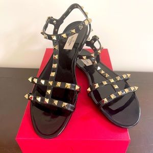 Valentino Garavani Rockstud Flat Rubber Sandal 41